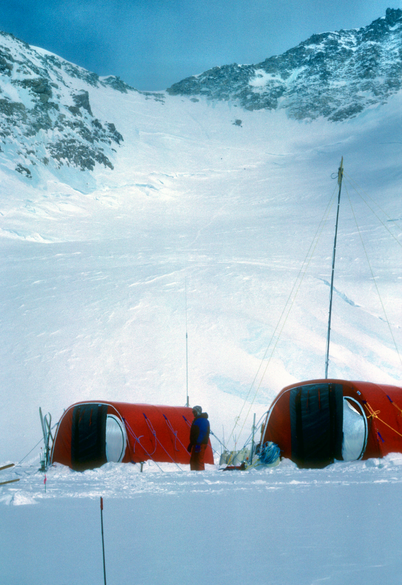 Medical tent at 14200